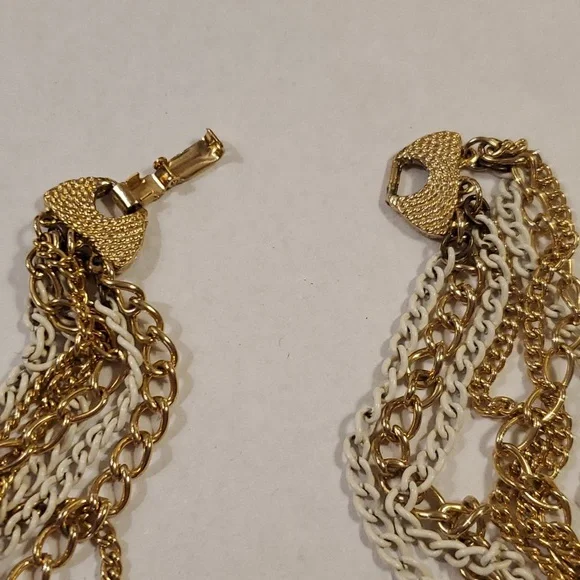 Gorgeous Vintage Choker - Picture 3 of 3